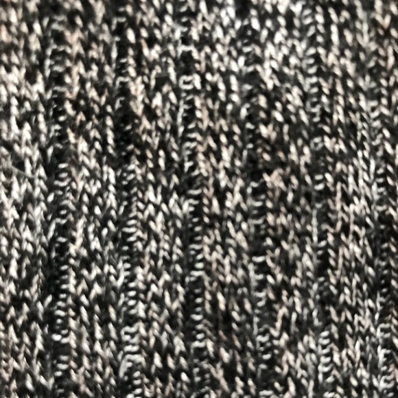 Cute Knit Crop Top - Picture 3 of 4